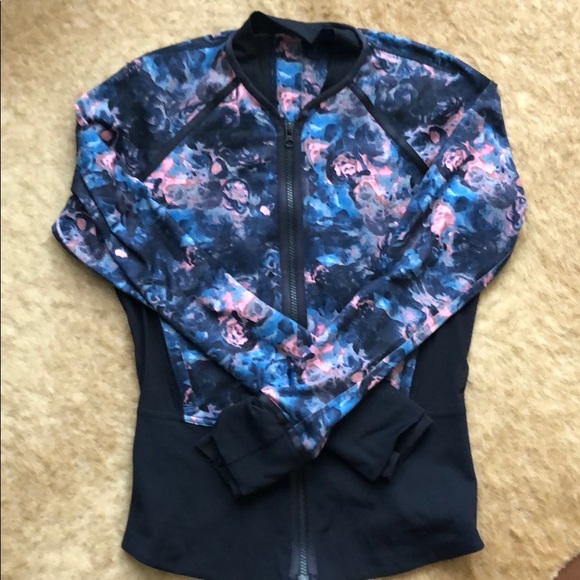 lululemon athletica Jackets & Blazers - Lululemon zip up jacket size 4. Vintage print